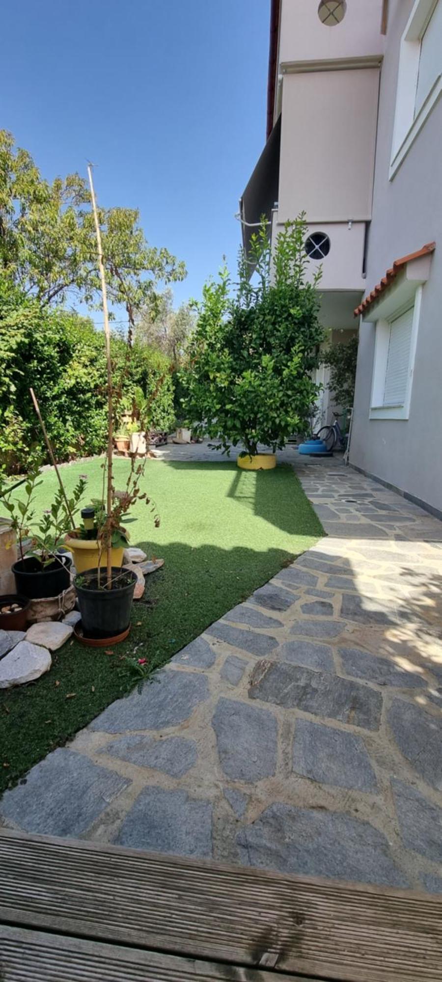 μεγάλος χώρος με γυμναστήριο-χαμάμ-κρεβάτι-γραφείο Kryoneri (Attica)